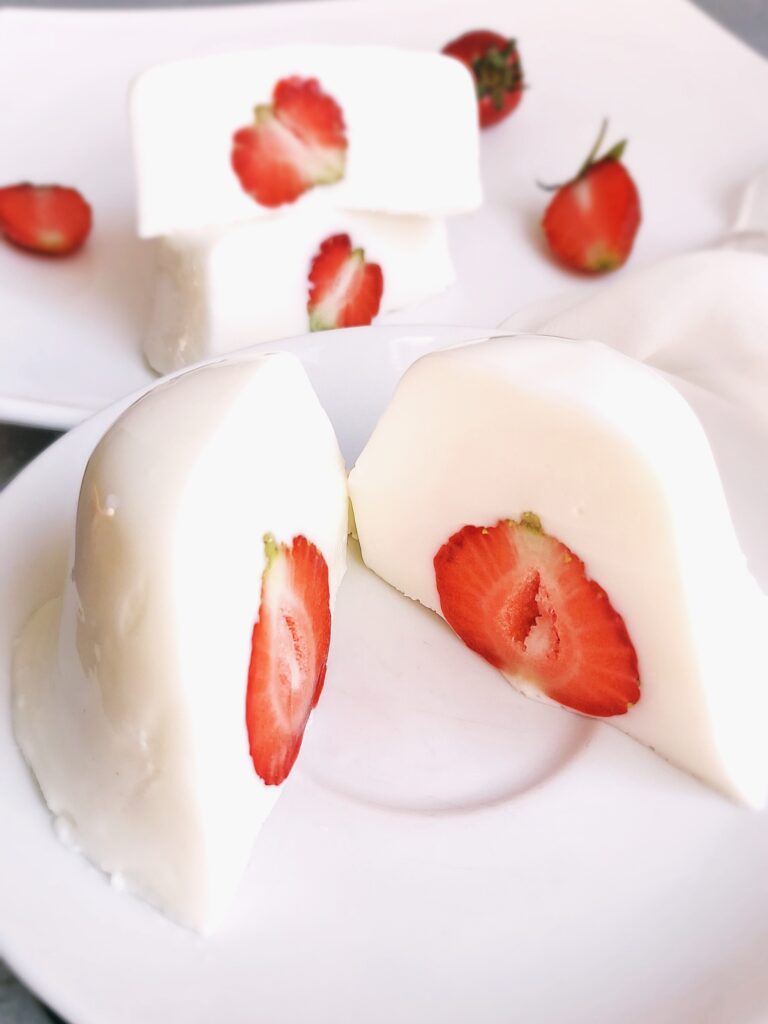 Panna cotta z truskawką przepis